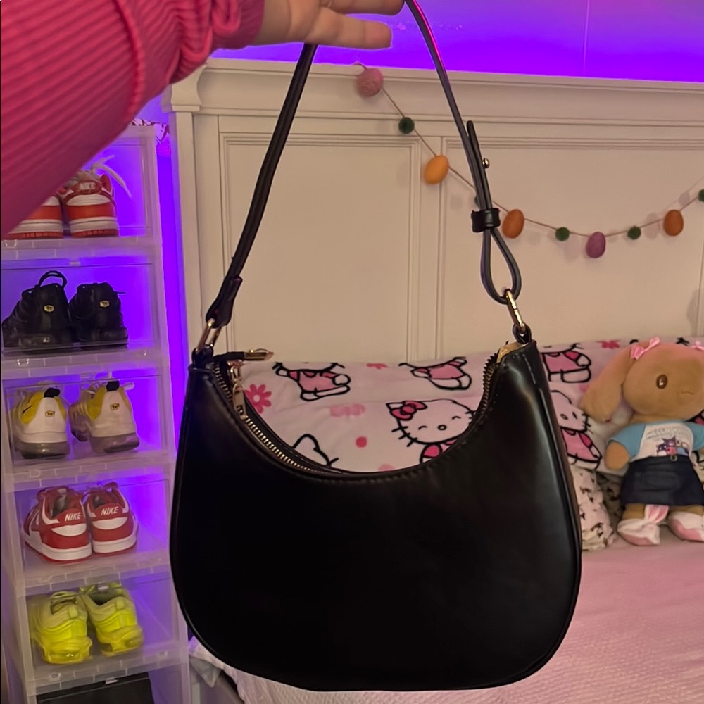 Elegant Black Women's Shoulder Bag